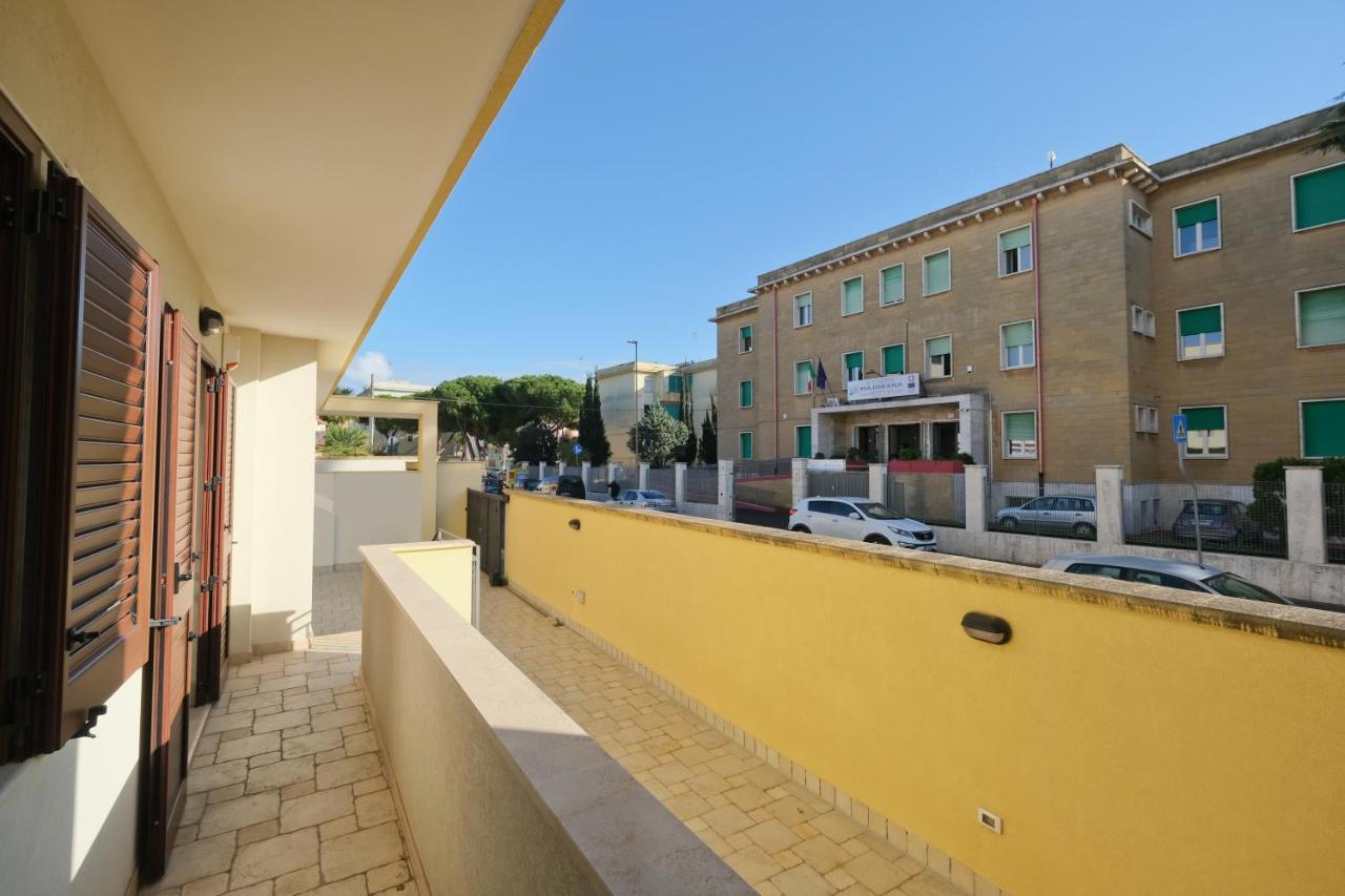 Modern House - 5 Stelle - Posto Auto Privato Διαμέρισμα Μπρίντιζι Εξωτερικό φωτογραφία
