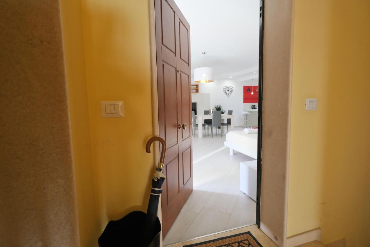 Modern House - 5 Stelle - Posto Auto Privato Διαμέρισμα Μπρίντιζι Εξωτερικό φωτογραφία
