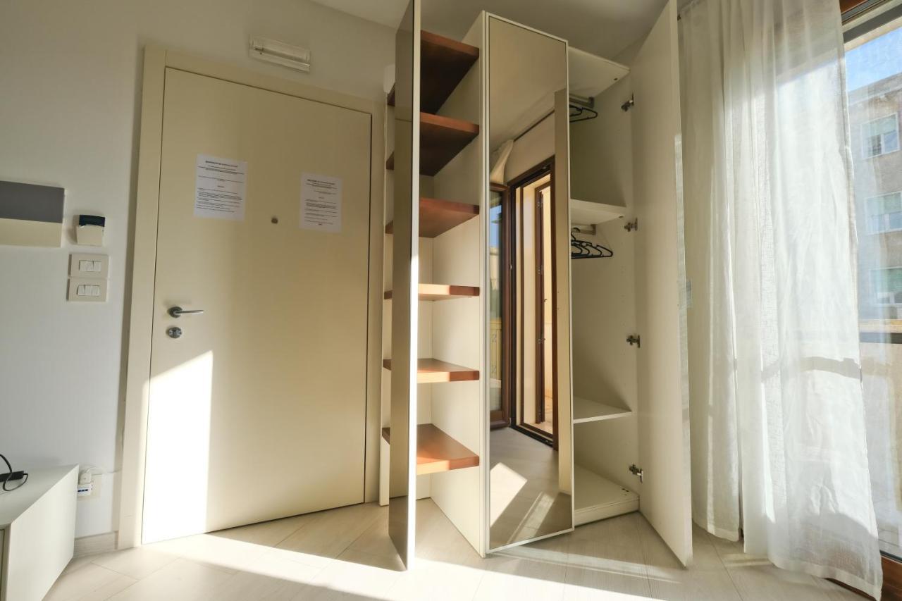 Modern House - 5 Stelle - Posto Auto Privato Διαμέρισμα Μπρίντιζι Εξωτερικό φωτογραφία